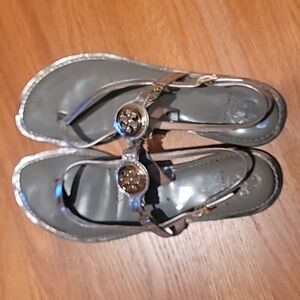 Tory Burch Ali Sandals Silver patent leather w/gold Logo Emblem Vintage